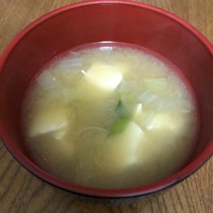 ネギも入れてみました
お味噌汁に白菜を入れるとたくさん食べられるのでいいですね！！
リピします！